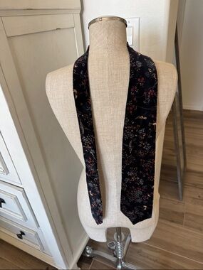 Vintage Mark Shale botanical bird print cotton velvet tie